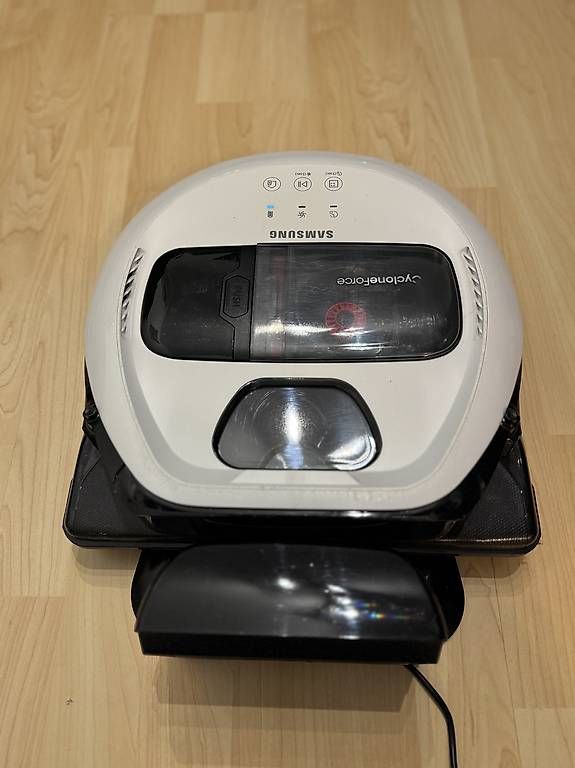 Samsung Aspirapolveri & Accessori: Staubsaugerroboter Samsung VR7000 Powerbot – Usato da Remetschwil venduto da mat173
