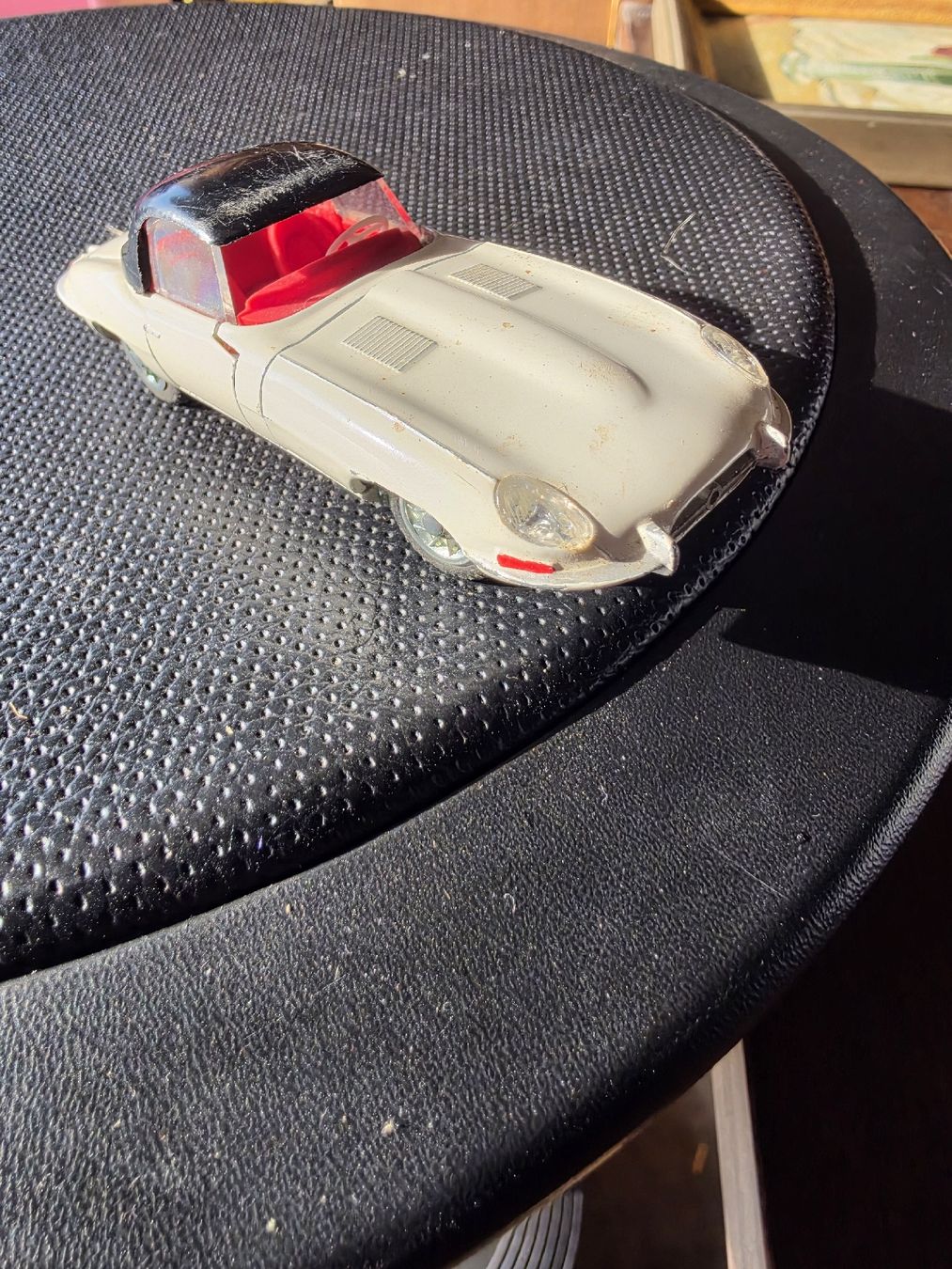 Jaguar Modellini d'auto: Modellauto Tekno Jaguar E-Type weiss gebrauchter Zustand – Usato da Mörigen venduto da Clio111 1