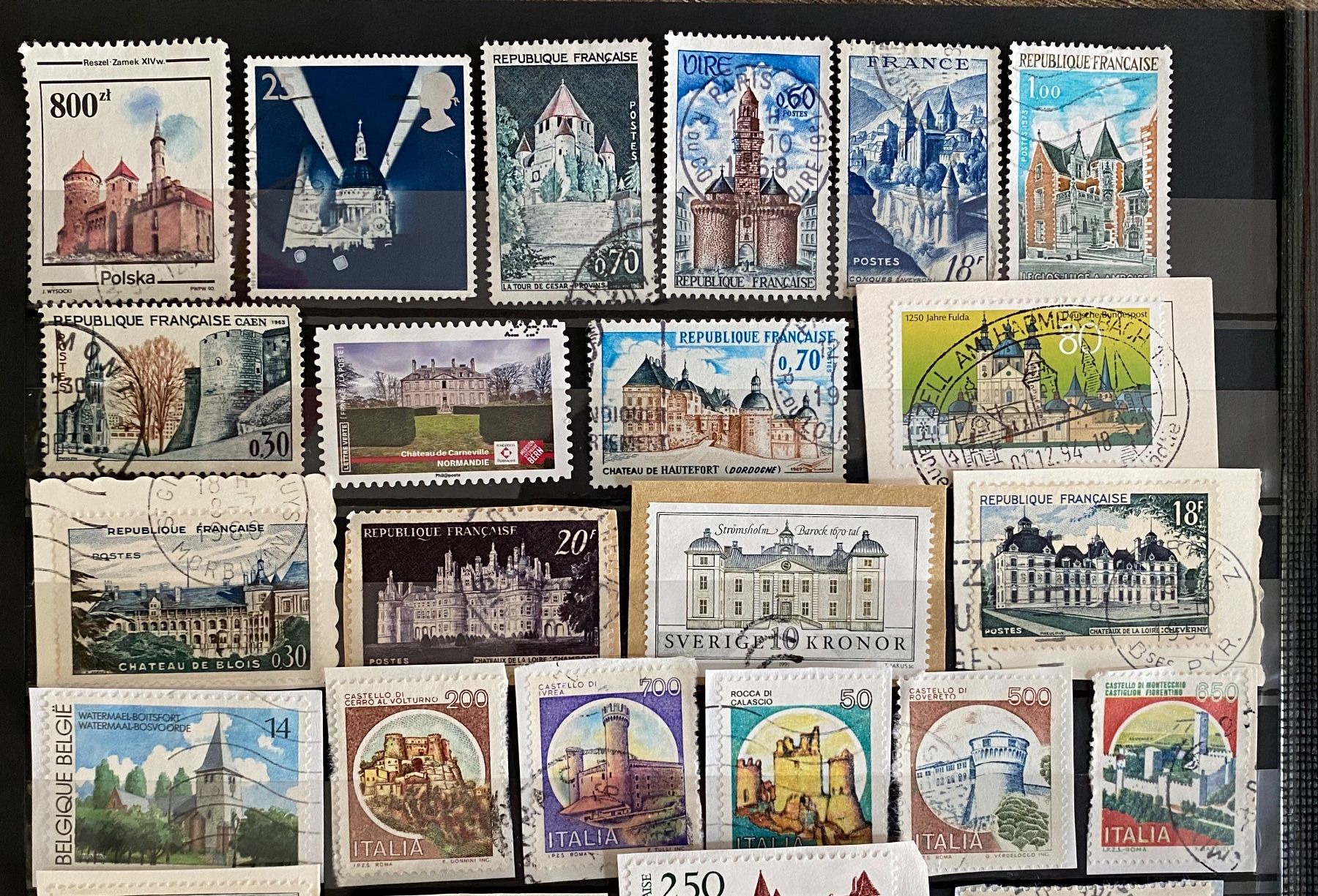 Tutti i francobolli: 72 timbres thème Château – Usato da Petit-Lancy venduto da Solcarm 4