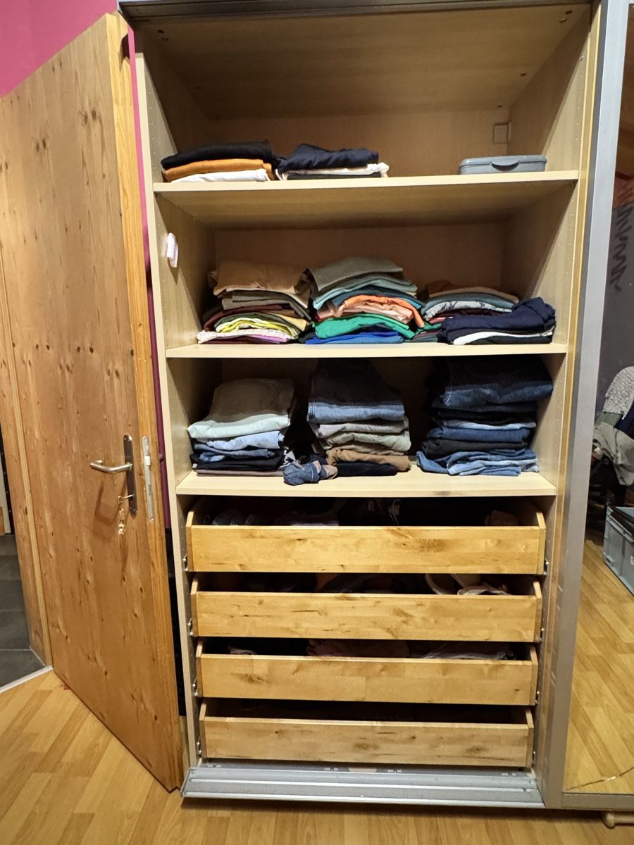 Ikea Armoires: IKEA-Kleiderschrank – D'occasion à Cazis par Deezlila 1