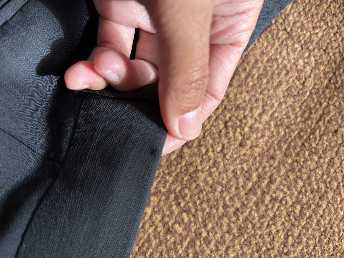 Hugo Boss Pantaloni: Hugo Boss trouser – Usato da Confignon venduto da Second_Hand_Ch 5