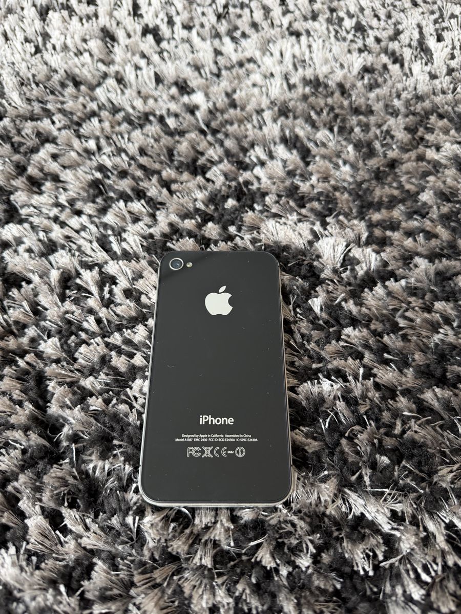 Apple Portables: iPhone – Défectueux à Wil SG par Ciara13