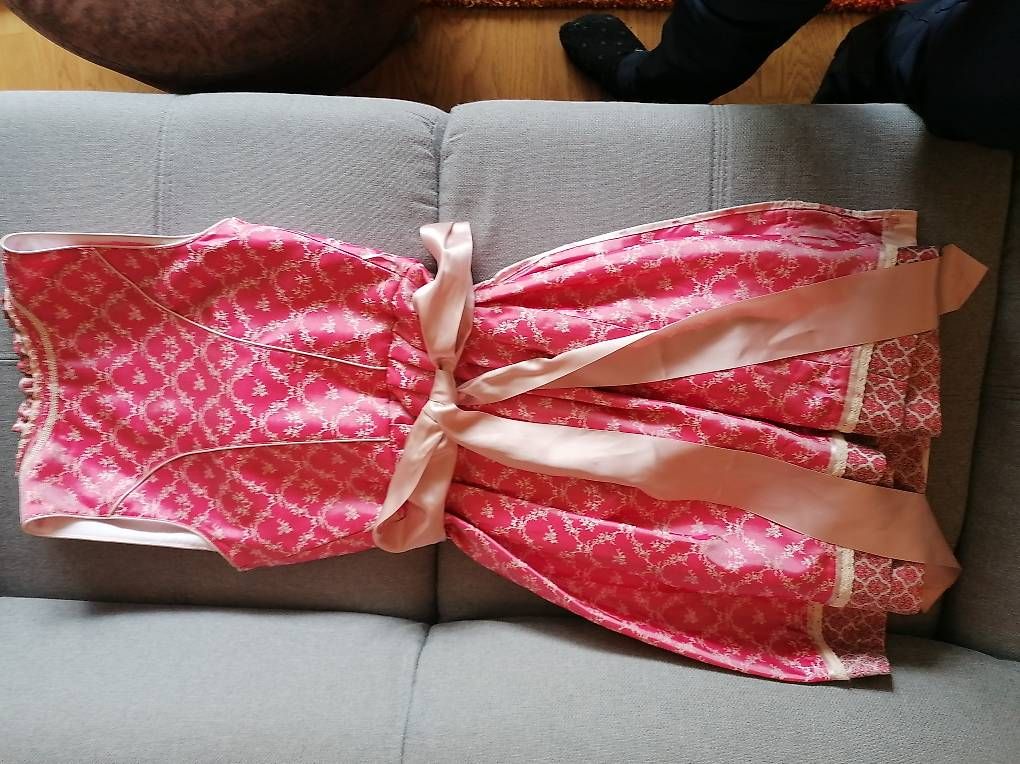 Vestiti: Krüger Dirndl Gr 34 – Usato da Ebikon venduto da galupy007 1