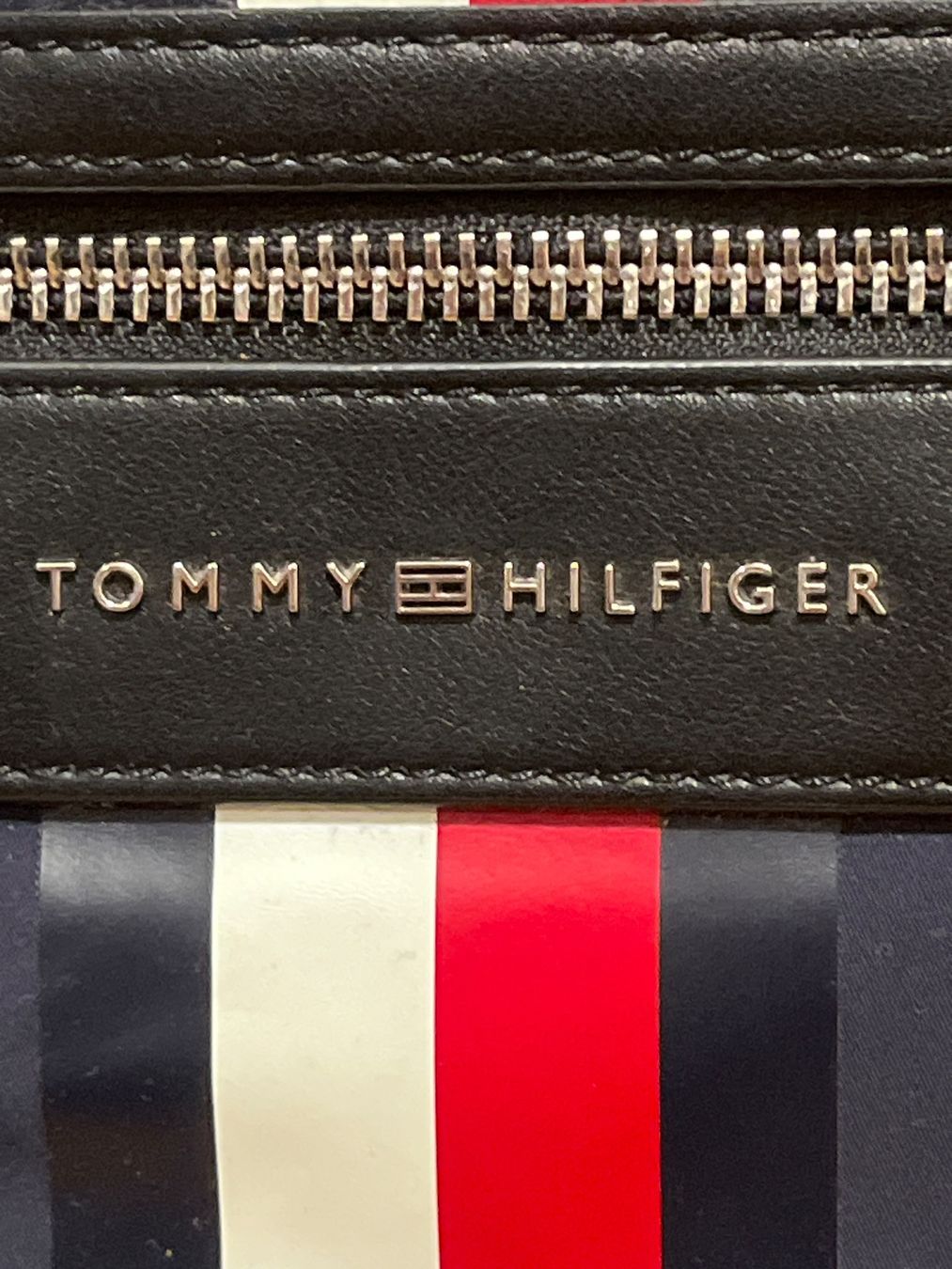 Valigie & Borse: Tommy Hilfiger Herrentasche – Usato da Hinterkappelen venduto da Kim1992 1