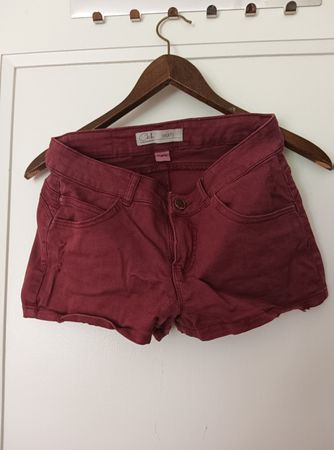 Clockhouse Shorts, weinrot, Grösse 26
