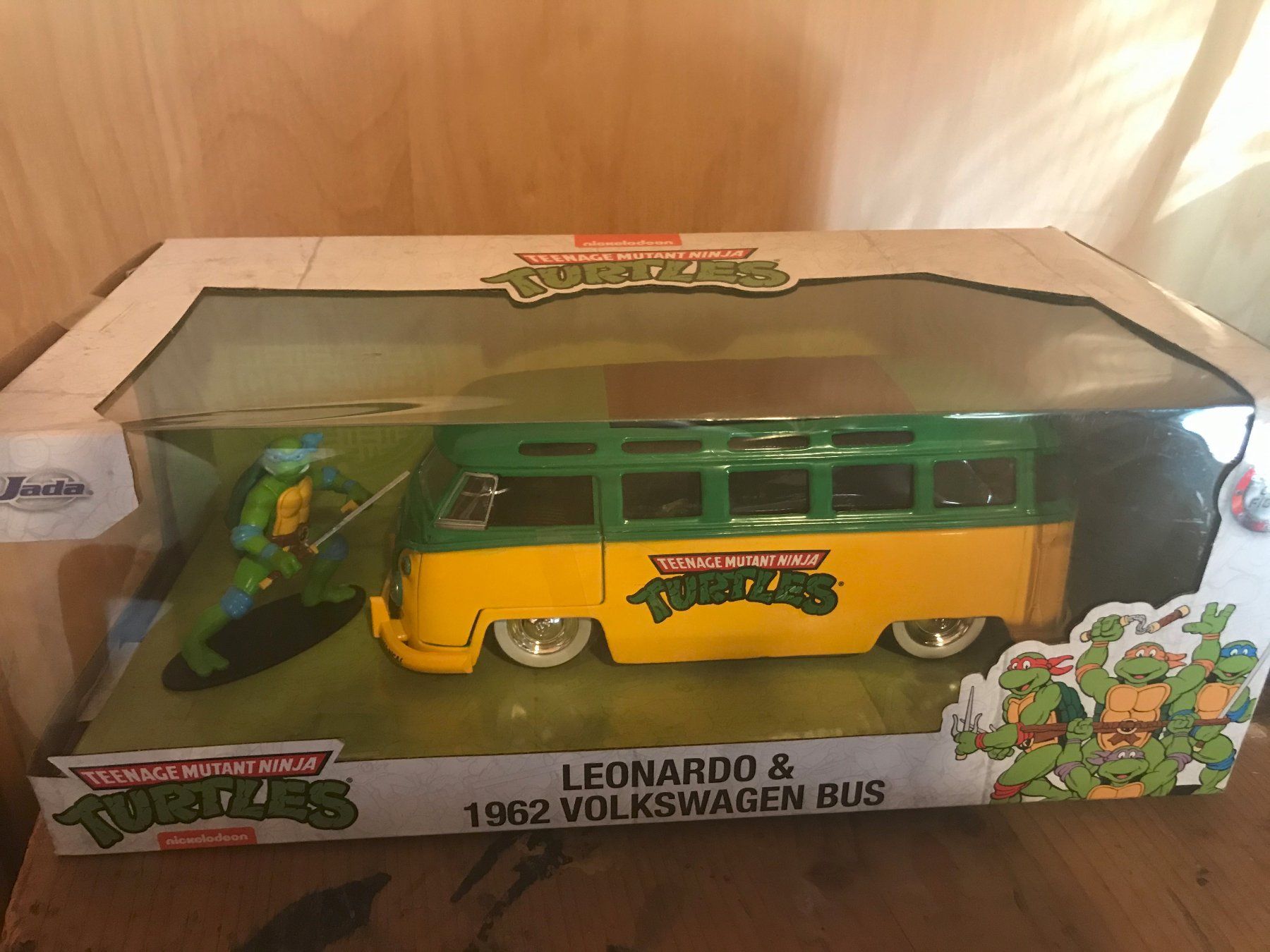 Giocattoli: Jada - Turtles - Leonardo + VW Bus - Die Cast – Nuovo e nell'imballaggio originale da Ennenda venduto da ZiskaGL