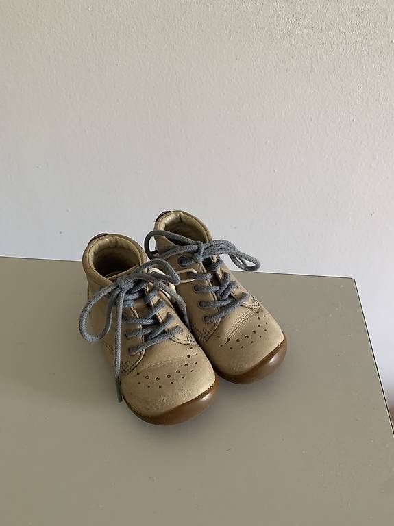Scarpe per ragazzi:  Vertbaudet Lauflernschuhe Leder Gr.19 – Usato da Hirzel venduto da Berdice