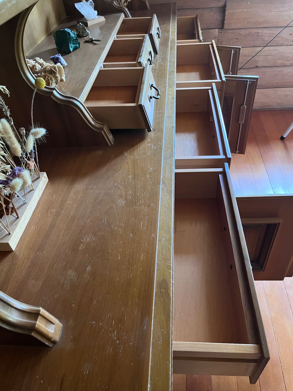 Credenze: Buffet Nussbaumholz massiv Landhausstil – Usato da Klosters venduto da lzo_btq5 5