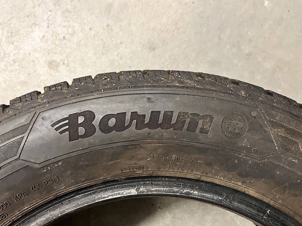Pneus & Kompletträder: Pneus hiver 195/65R15 Barum  – Gebraucht aus Aigle von Sub087 1