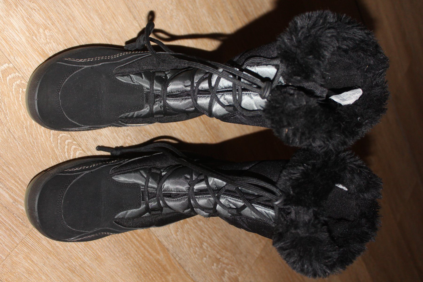 Scarpe da donna: boots hiver femme – Usato da Travers venduto da ColibriRoseOrange 1