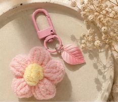 Top-Geschenk: Schlüsselanhänger gehäkelte Blume