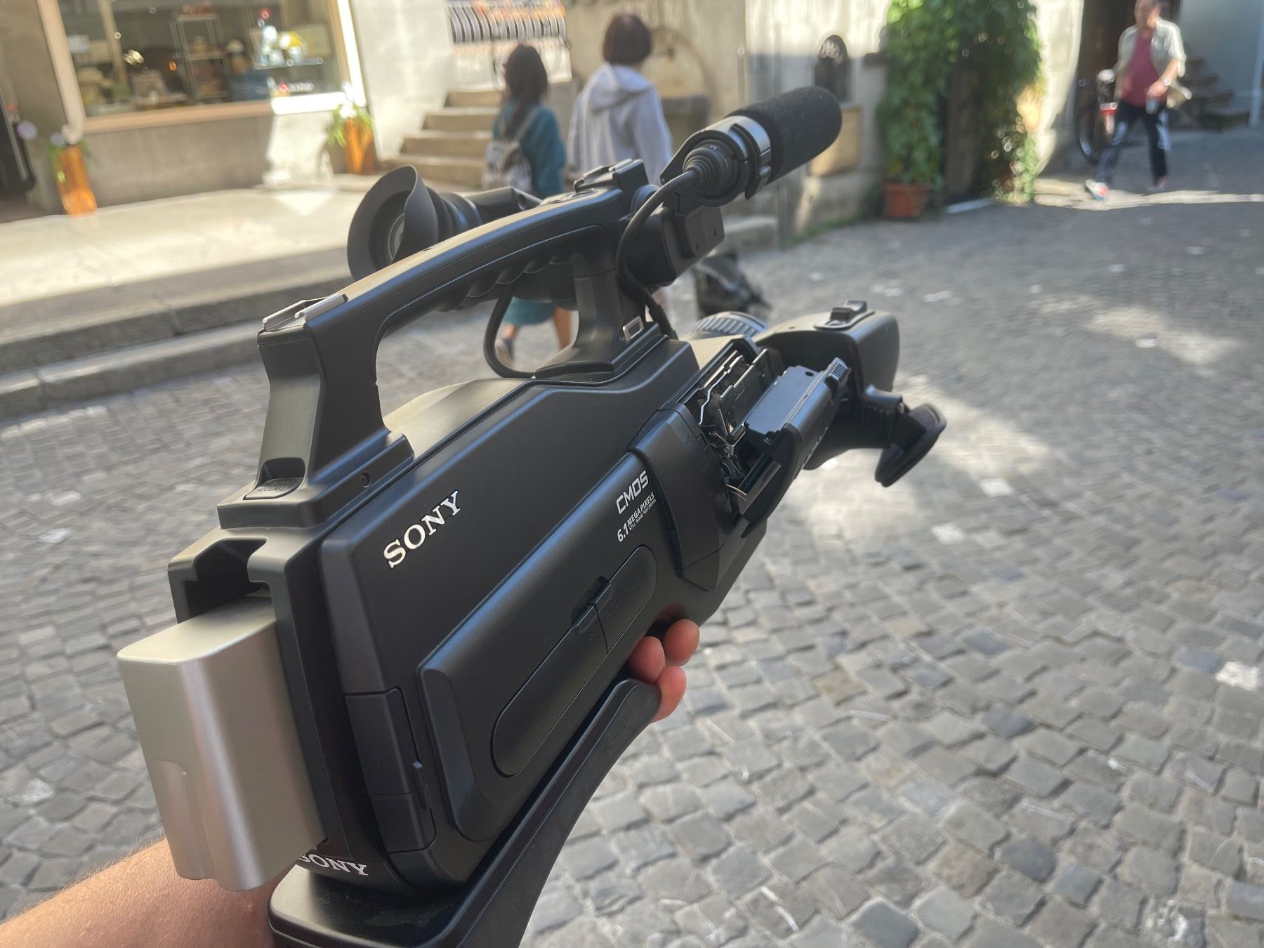 Treppiedi & Teste: Sony HVR HD1000E   Profi Schulter Comcorder  L.GRATIS – Usato da Thun venduto da usmlieferung 4