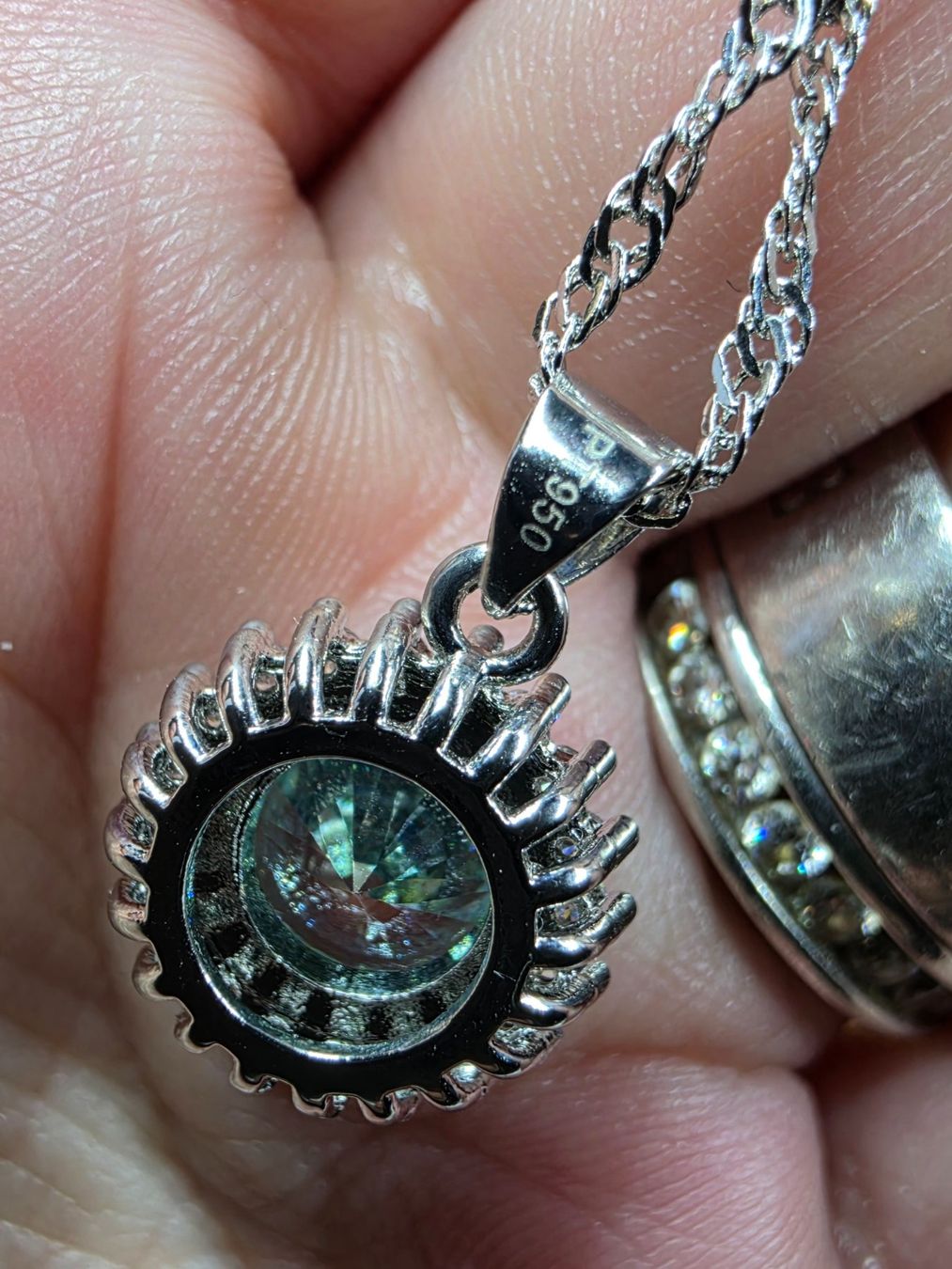 Ketten: Collier argent avec zircons – Neu und originalverpackt aus Reconvilier von MARCLAT 9
