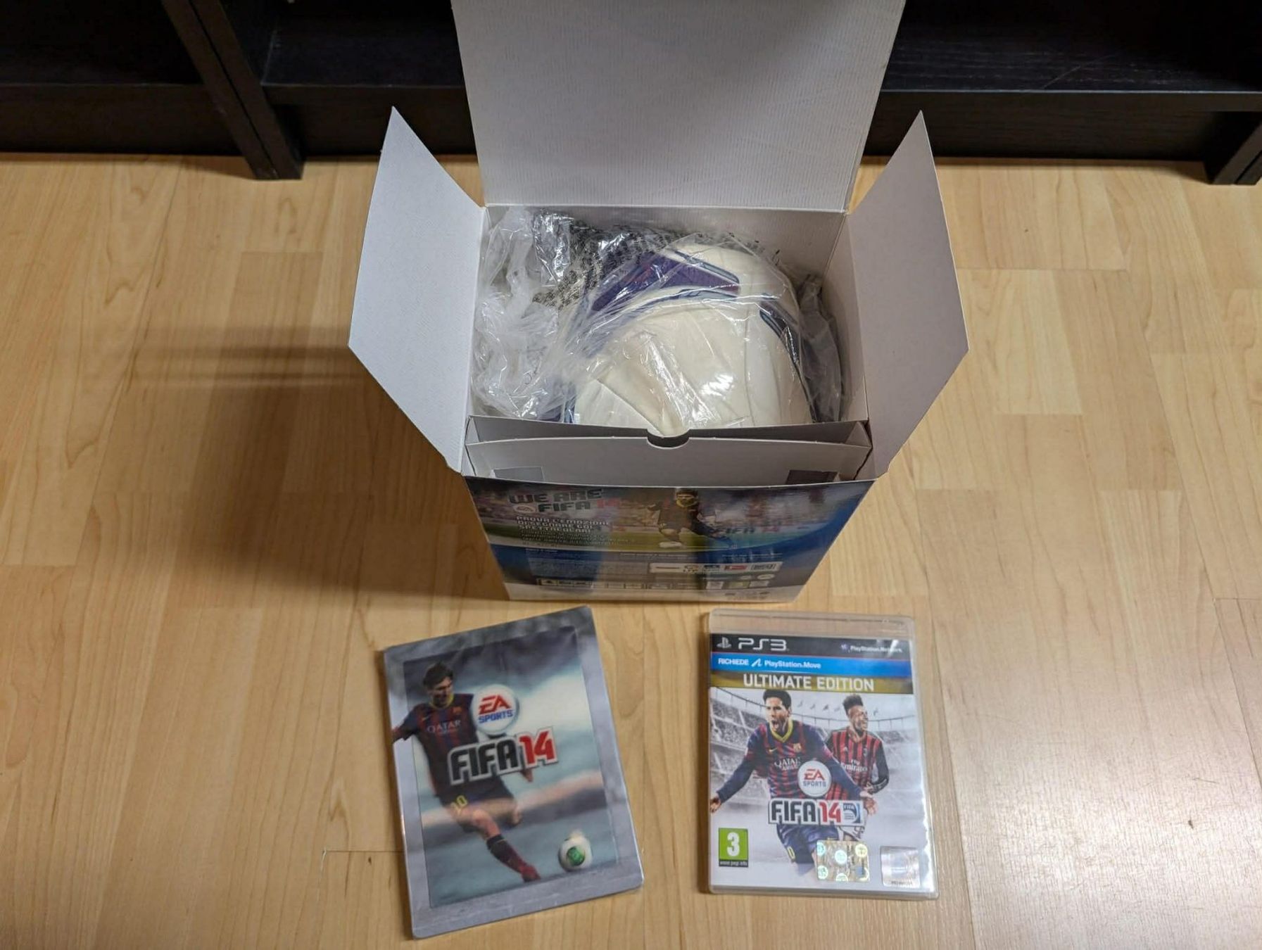 Sony Giochi: FIFA 14 Collector's Edition Sony Playstation 3 – Nuovo (secondo la descrizione) da Giubiasco venduto da Ticinerd 2