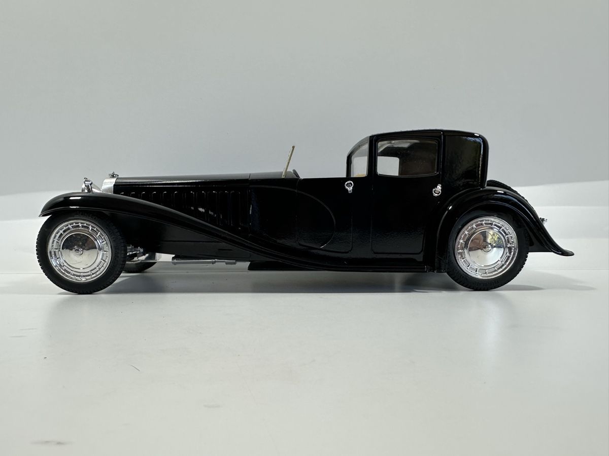 Solido Voitures modèles: 1930 Bugatti Royal Type 41 1:18, schwarz, SOLIDO  – D'occasion à Zofingen par rf9_x2xt 2