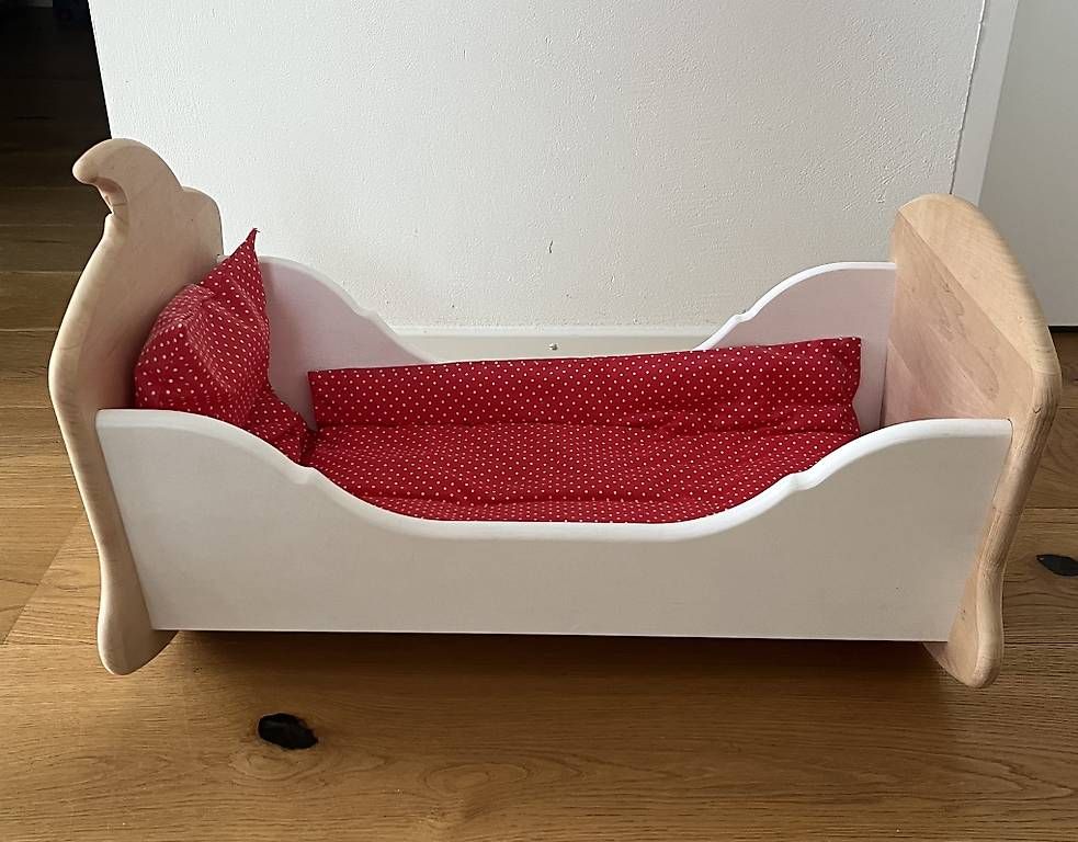 Jouets: Puppenbett Holz – D'occasion à Opfikon par heleneroth 2