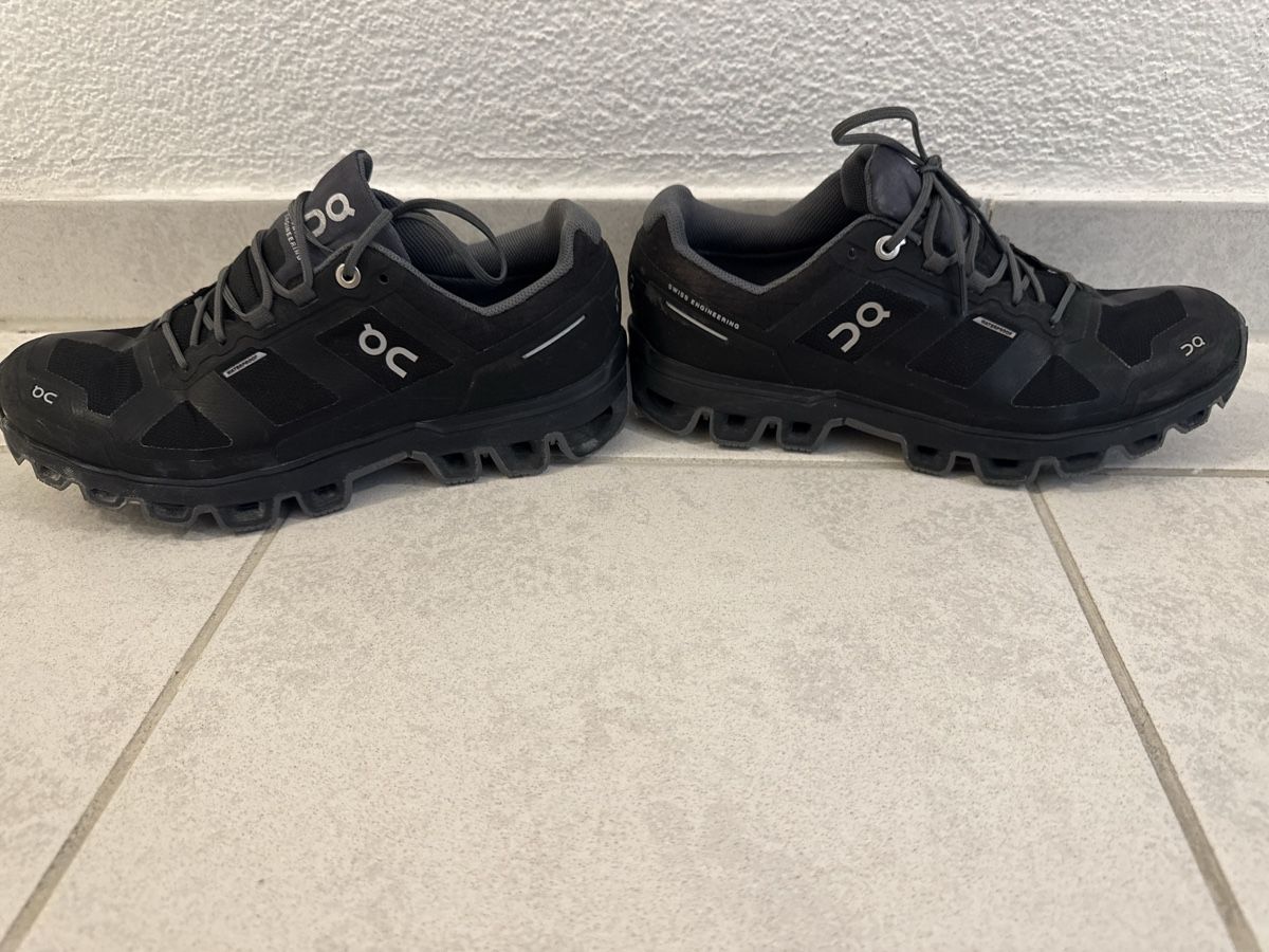 Scarpe da uomo: On Cloud Schuhe – Usato da rotkreuz venduto da tijana0504 2