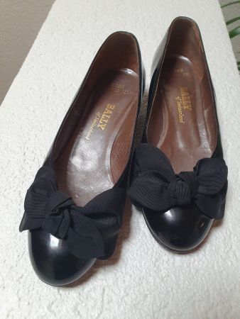 Elegante Bally Ballerinas Lackleder Gr. 37 mit Schleife, ...