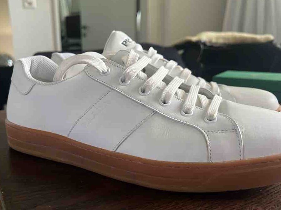 Prada Chaussures hommes: Prada sneakers 44 as new – D'occasion à Zürich par Stewartpf
