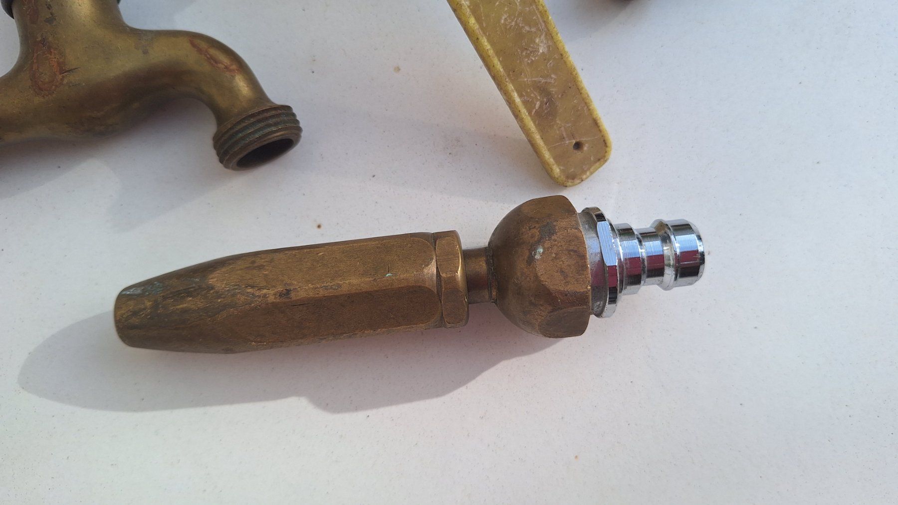 Armaturen: div. alte Wasserhähne, teils Messing – Gebraucht aus Arlesheim von shopradl 6