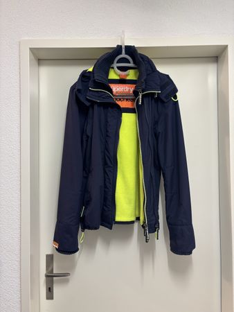 Superdry Übergangsjacke Gr. M - Perfekt für den Frühling!