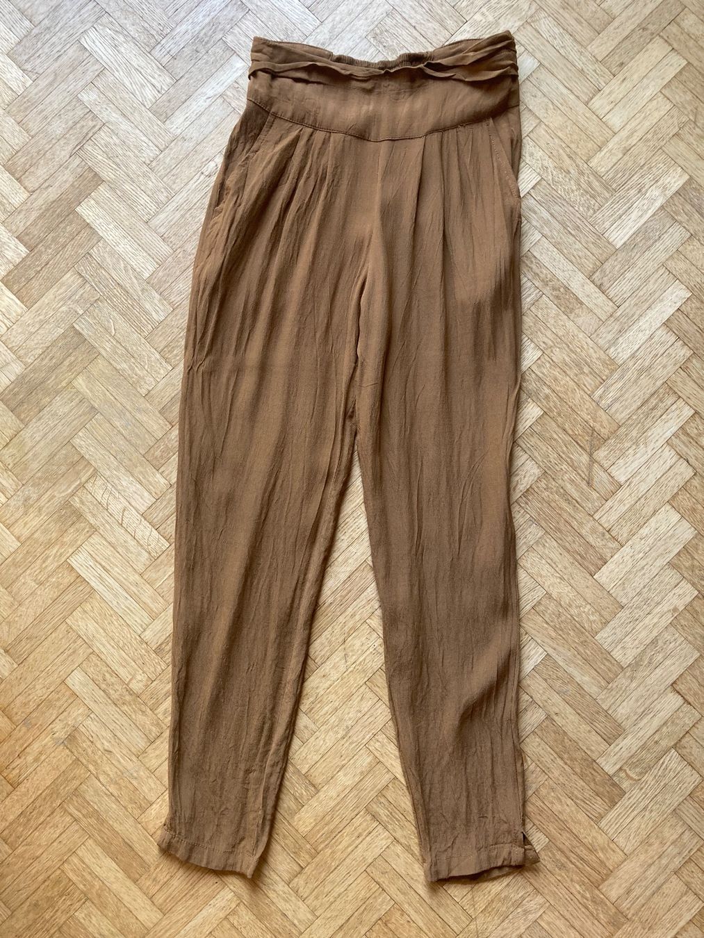 Hosen: Leichte Designer- Sommerhose – Gebraucht aus Kestenholz von zweite_chance