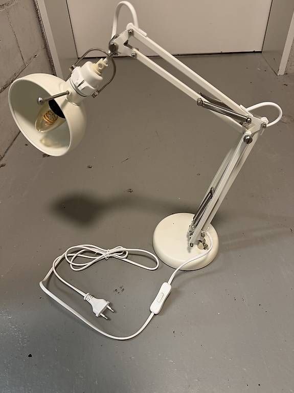 Lampen: IKEA Schreibtischlampe Weiss – Gebraucht aus Liestal von top_s2pf