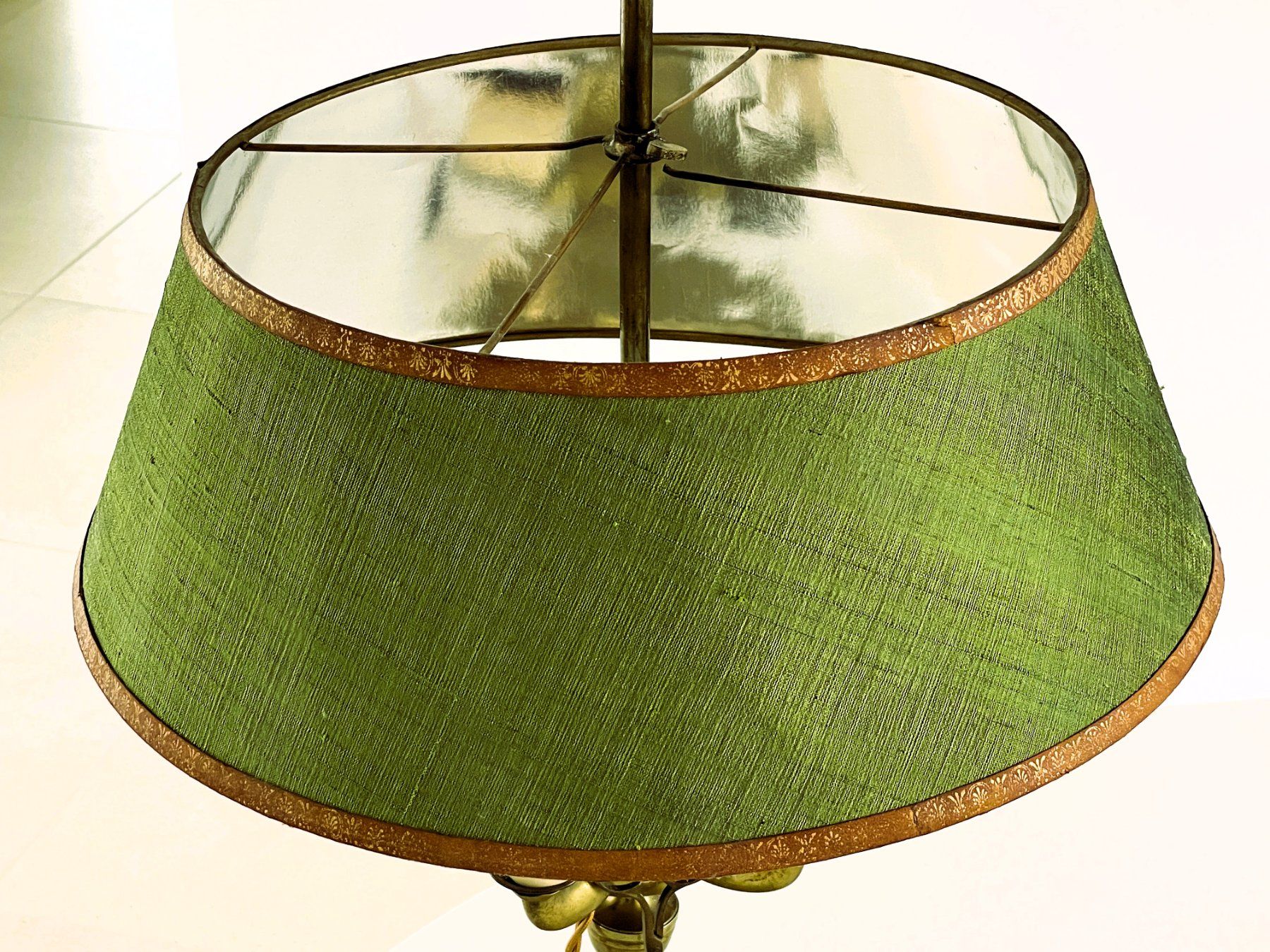 Lampade: Antike Tischlampe aus Messing – Usato da Luzern venduto da Poa 3