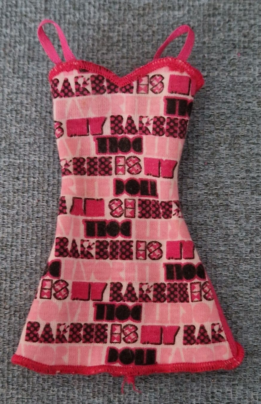 Bambole: Robe pour Barbie – Usato da Couvet venduto da Pioune