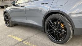 Alufelgen 20” Alutec Ikenu mit Yokohama-Winterreifen
