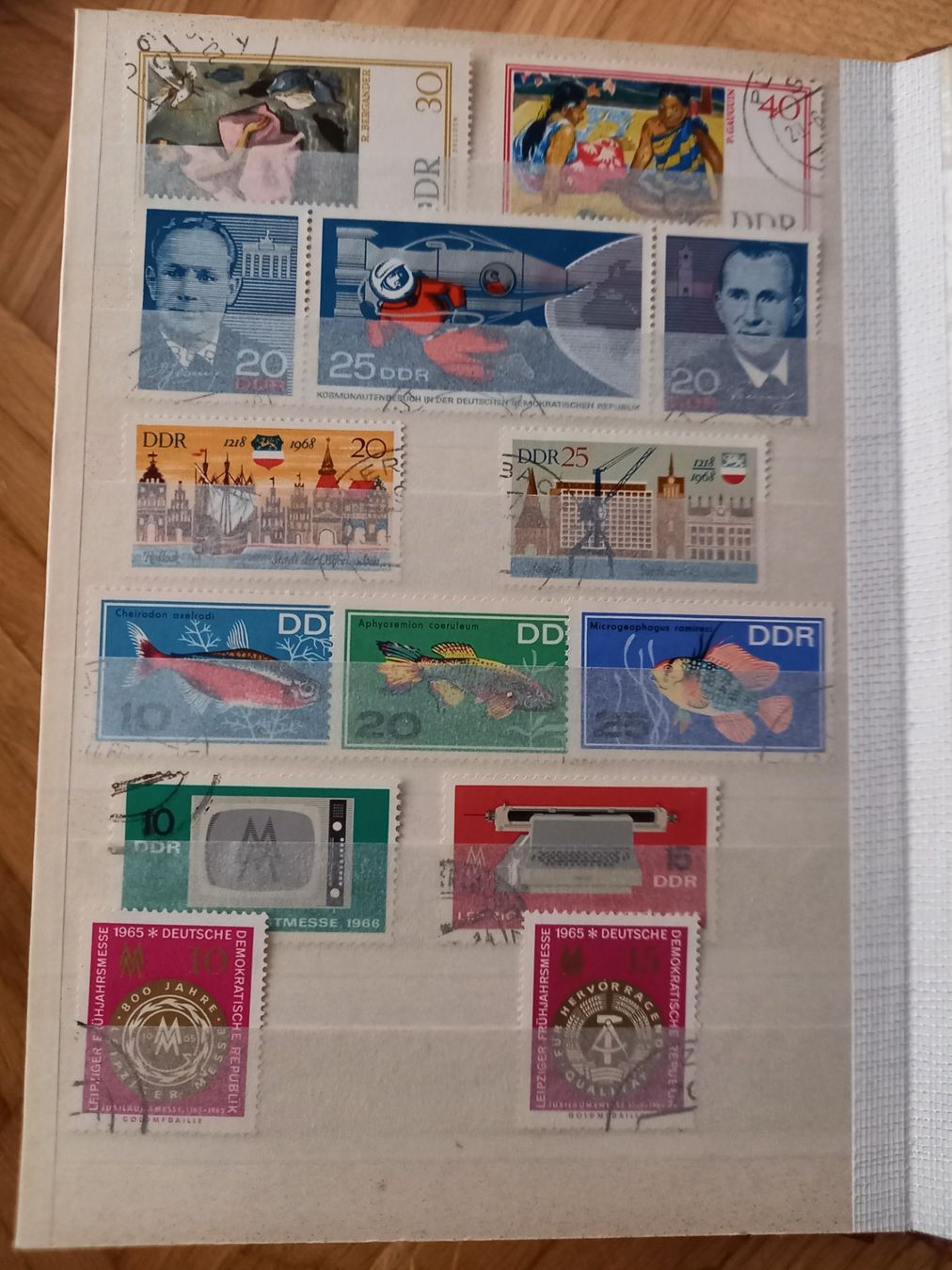 Tutti i francobolli: Briefmarken der "DDR" im Album – Usato da Binningen venduto da mar_2jlr 4