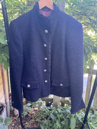 Blazer mit verspielten rüschchen gr.40