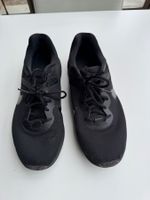 Nike Turnschuhe schwarz Gr. 46