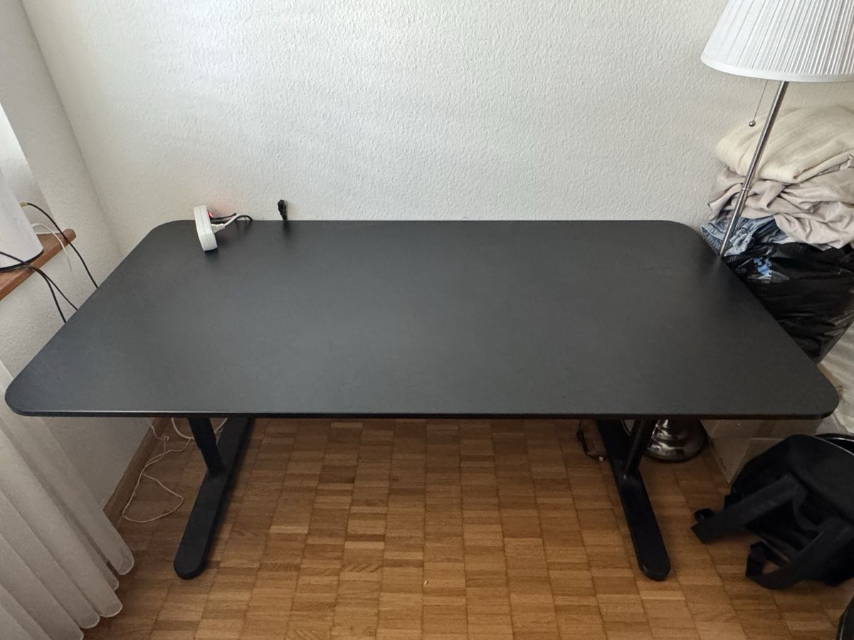 Ikea Scrivanie: Schreibtisch schwarz – Nuovo (secondo la descrizione) da Binningen venduto da Maydin1 1