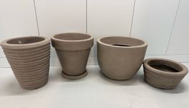4 stilvolle Pflanzentöpfe aus Polyethylen 