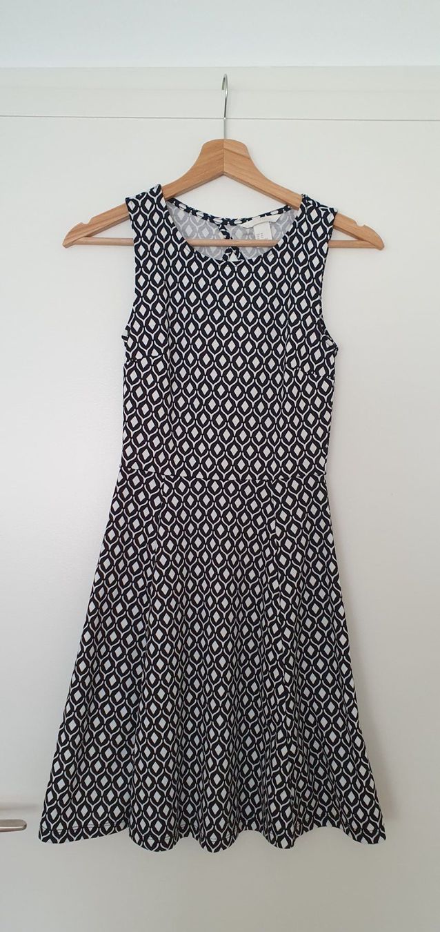 H&M Kleider: HM Sommerkleid Gr. 32 – Gebraucht aus Bern von fede736