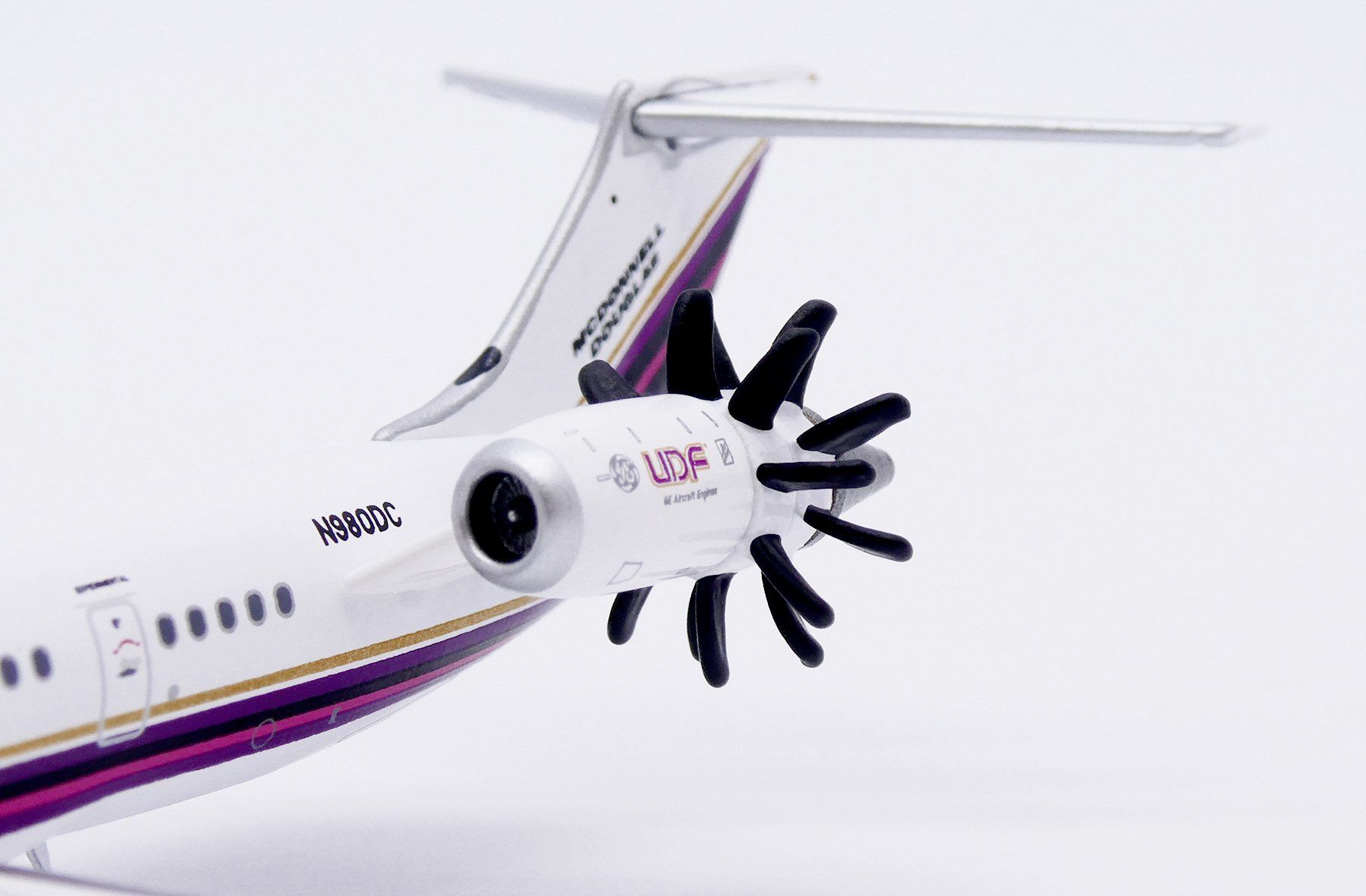 McDonnell Douglas Modellbausätze & Standmodelle: MD-81 - DEMO – Neu und originalverpackt aus Morges von iljamuromez 7