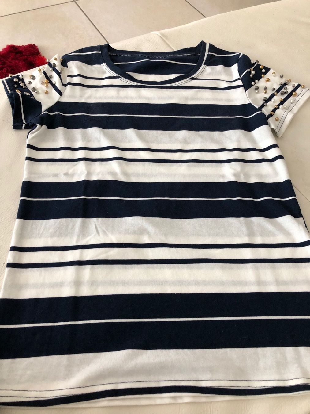 Top: Pull d’été neuf gr 36 – Nuovo (secondo la descrizione) da Delémont venduto da stella063