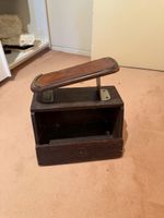 Antiker Schuhputzkasten / Schuhputzbock aus Holz