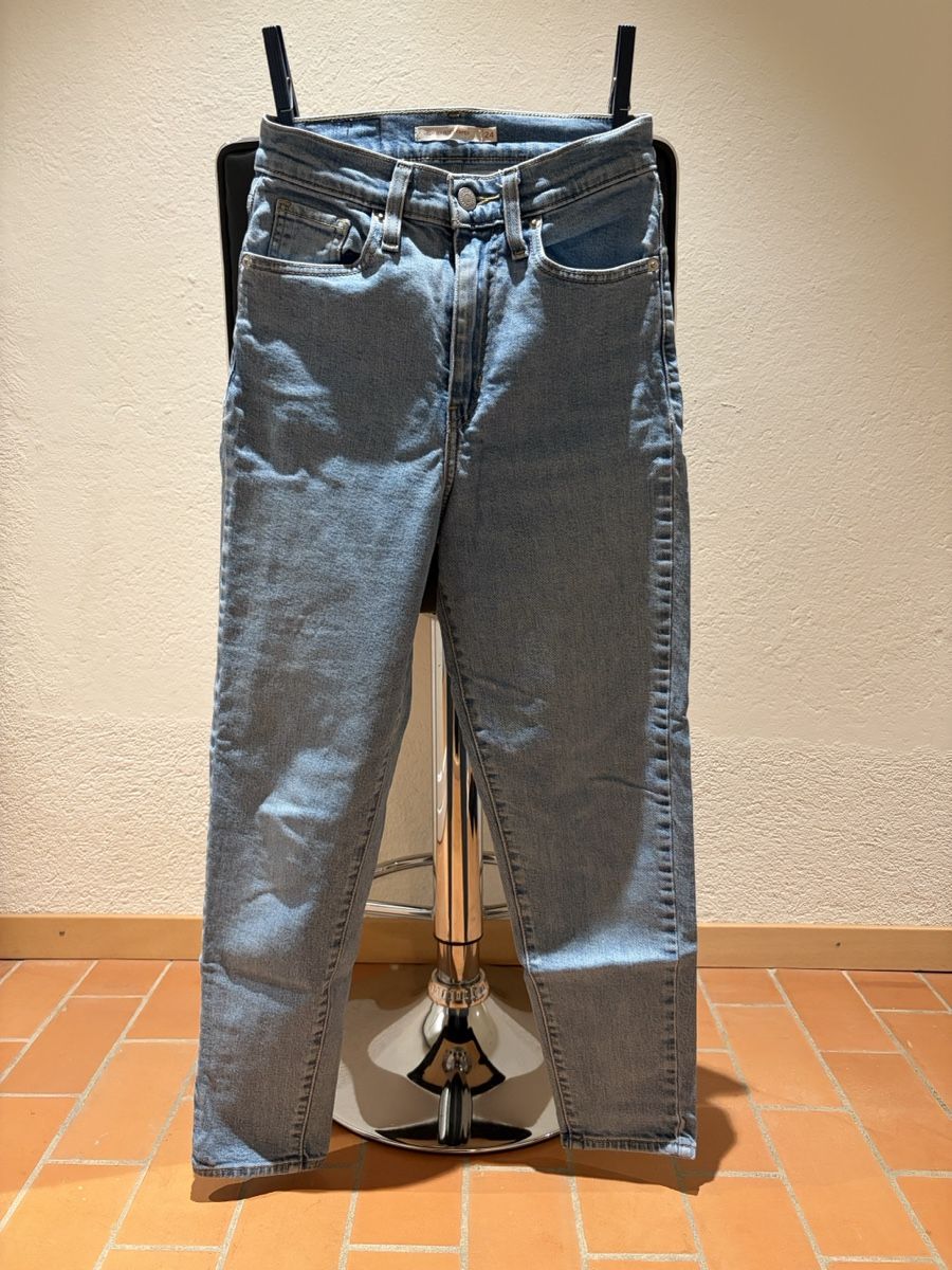 Levi's Jeans: Jeans Levi's taille haute bleu clair – Gebraucht aus Luzern von mfo_9j7f