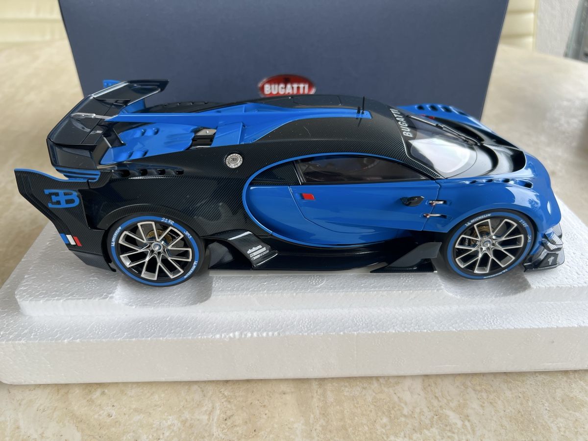 Bugatti Modellini d'auto: Bugatti Vision Grand Turismo 1:18 – Nuovo e nell'imballaggio originale da Zürich venduto da Federicozuerich 3