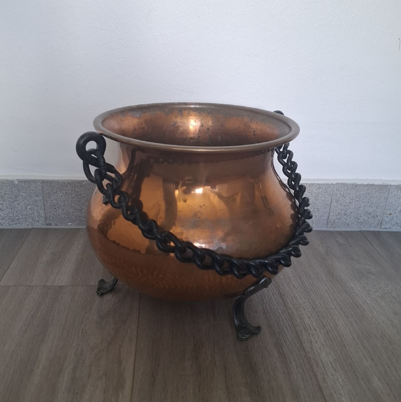 Pentole: Vintage Kupferkessel mit Eisenkette – Usato da Reinach BL venduto da Malin20