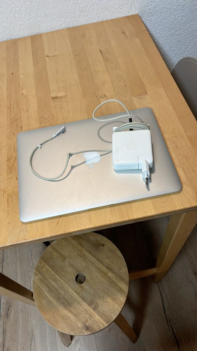 Apple Notebook: MacBook Air 15 Zoll – Difettoso da Rütihof venduto da mickymaus