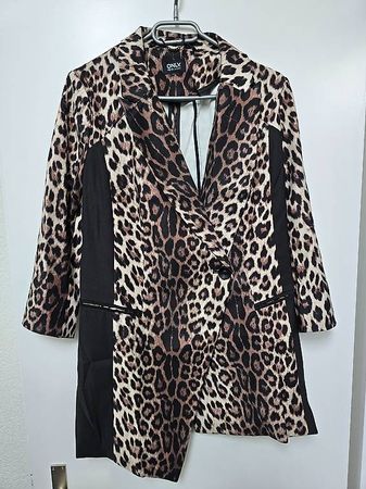 Leo Blazer von Only Luxury
