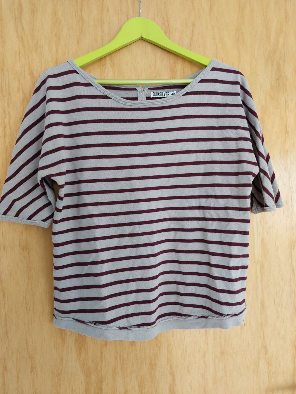 Quiksilver Pullover & Sweatshirts: Quicksilver kurzarm Pulli Gr. M – Gebraucht aus Schmitten von JasiStern