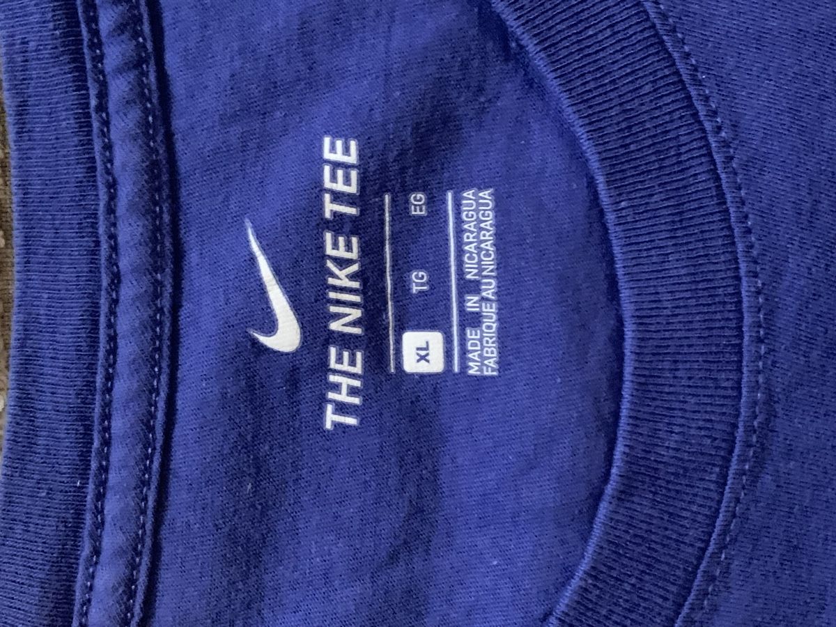 Nike T-shirt: T-Shirt Nike – Usato da Uerikon venduto da MarkBaumann 1