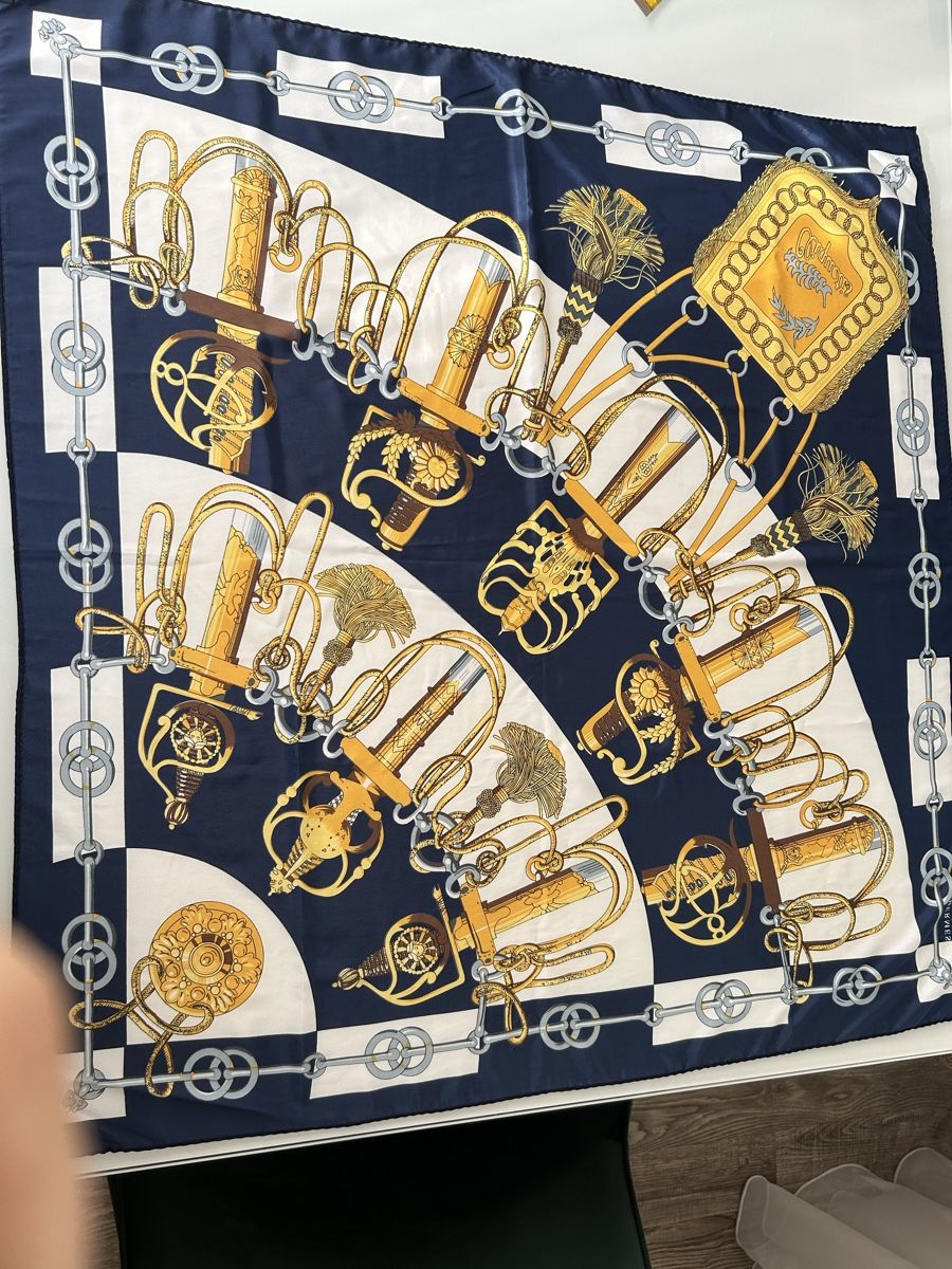 Foulard & Sciarpe: Hermes Cliquetis – Usato da Liestal venduto da Htop 7