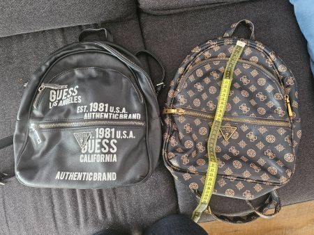 2 Guess Rucksäcke