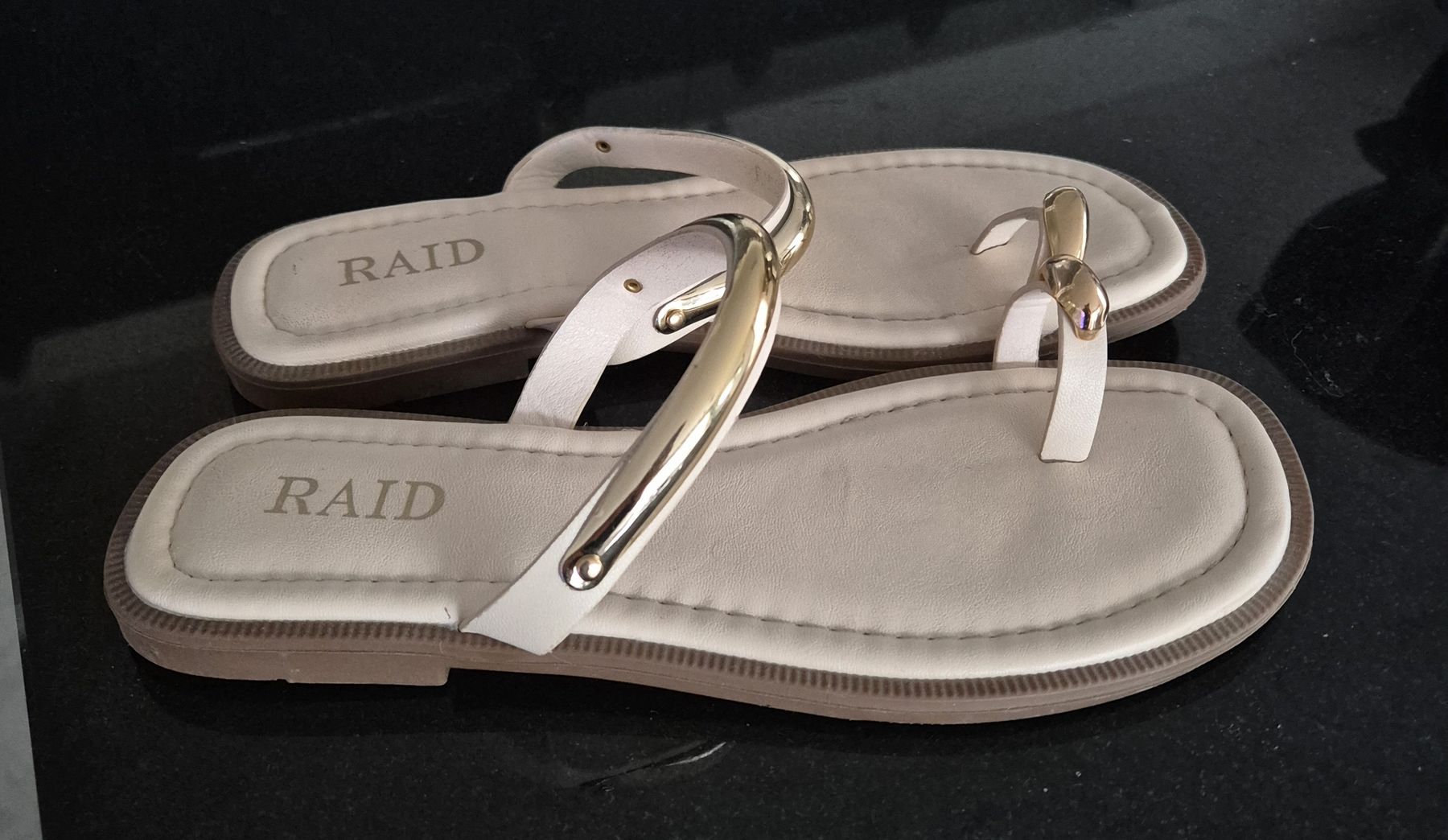 Chaussures femmes: sandales bijoux blanche 37 /38 – Neuf (Voir description) à Sion par nat_xz7y
