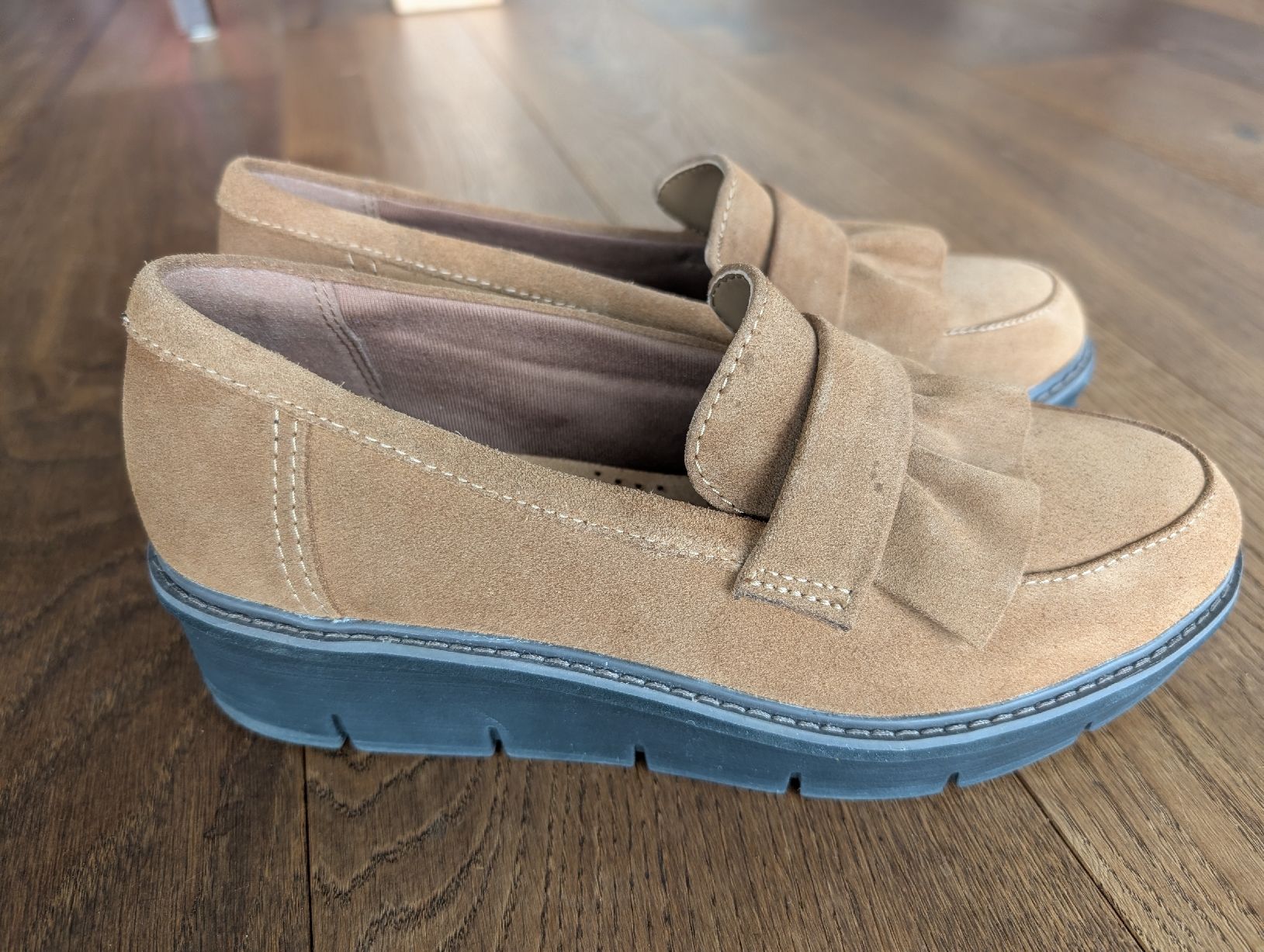 Clarks Damenschuhe: Clarks Leder hellbraun Gr. 39.5 – Neu (gemäss Beschreibung) aus Küsnacht ZH von pinipini